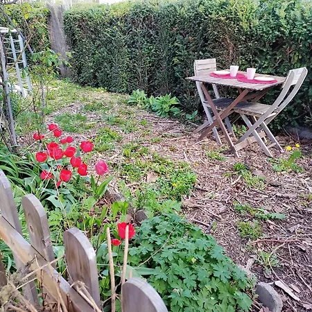 Les Coquelicots, Calme, Jardin Apartman *